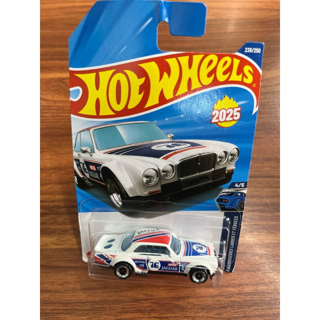 รถโมเดล Hotwheels Jaguar XJC coupe