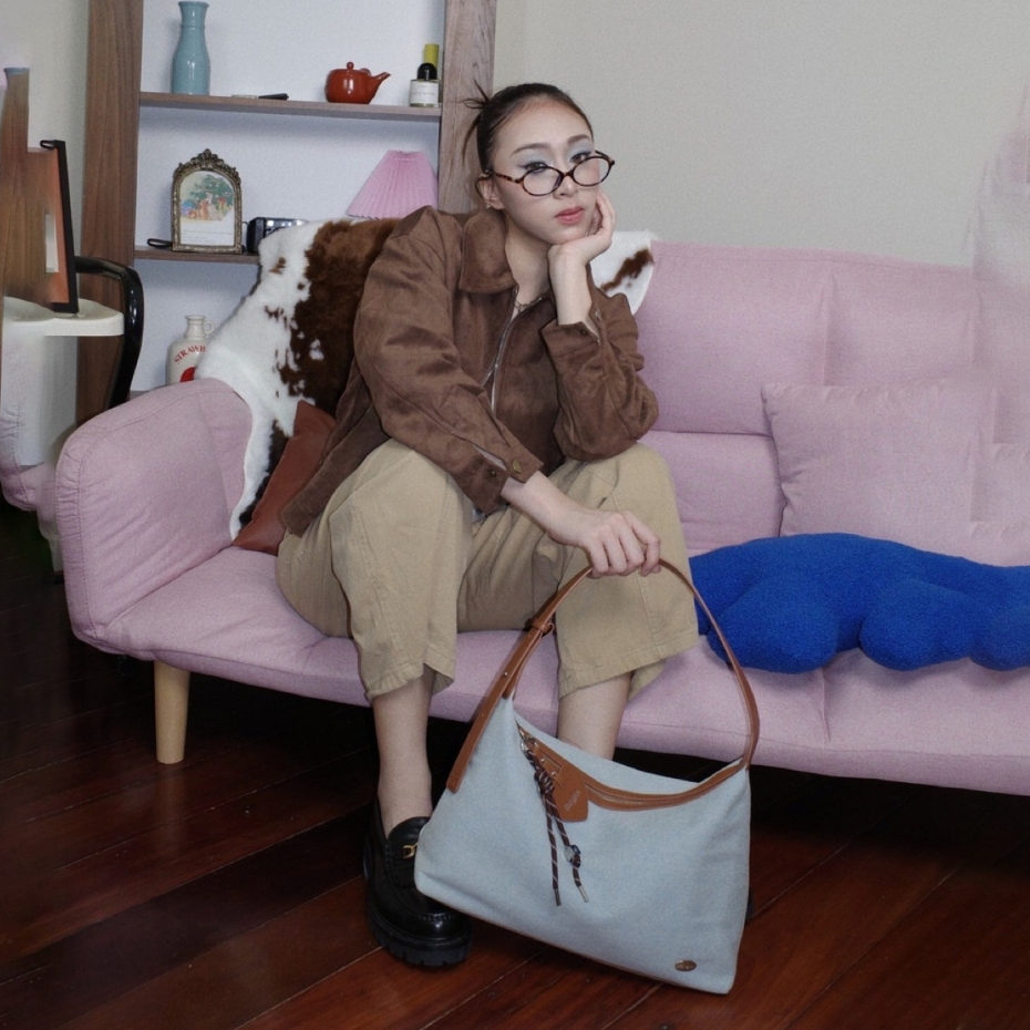 [AVAILABLE] กระเป๋าสะพายข้าง 8angles Essential 13.5 นิ้วเหมาะกับ Ipad สําหรับโรงเรียนและทํางาน