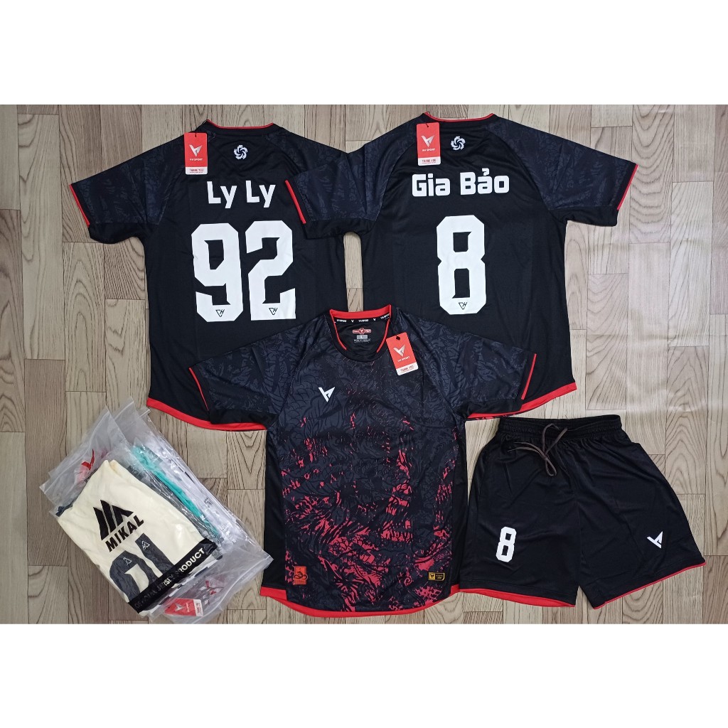 VH Hydra เสื้อฟุตบอลสีดําและสีดําผ้างาเยือน โลโก้ปักคุณภาพสูง A1