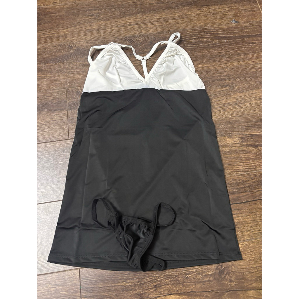 ใหม่. ชุดนอนยางยืดสีดําและสีขาว s. gl4