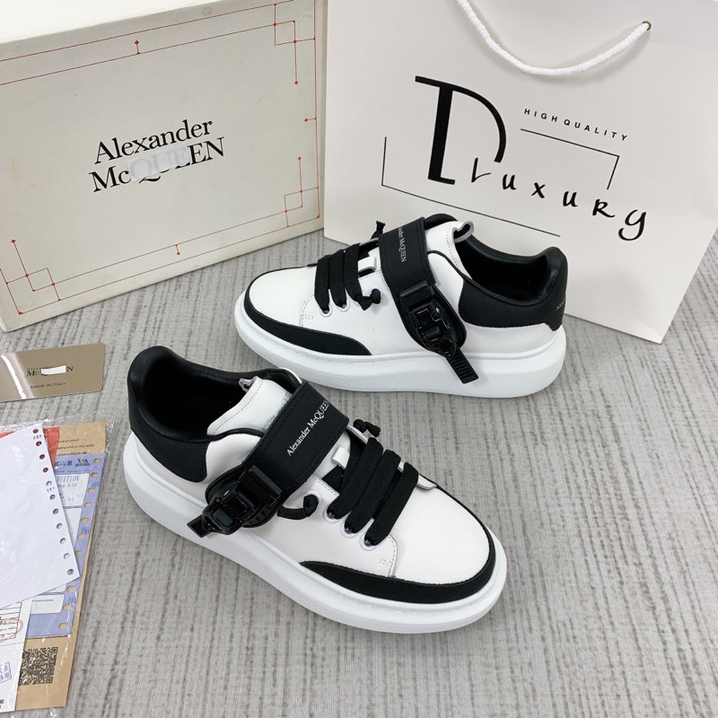 รองเท้าผ้าใบ Alexander MacQueen - รองเท้าผ้าใบ MQ ของแท้พร้อมสายรัด แถมกล่อง ดีมาก