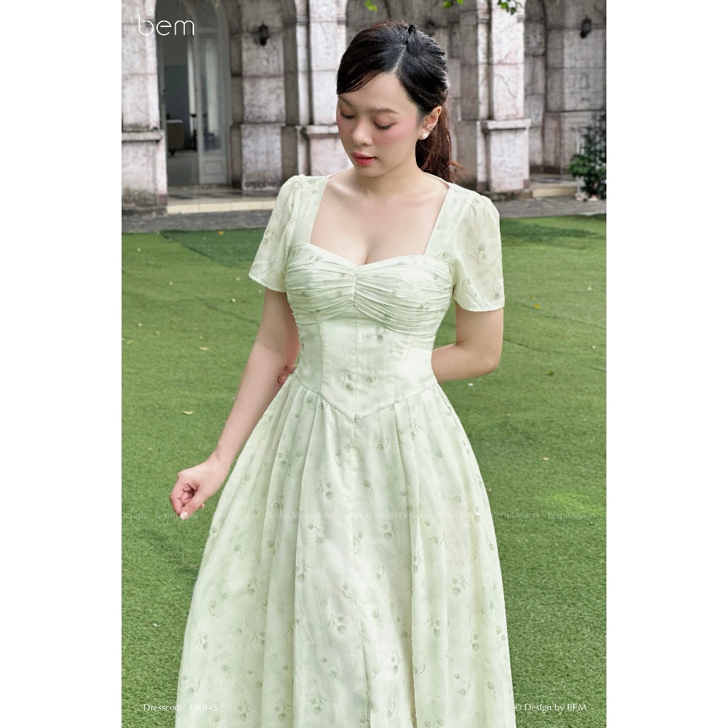 BEM เดรสลายดอกไม้สีเขียวคอปกสี่เหลี่ยมและ Bustier (DR845)