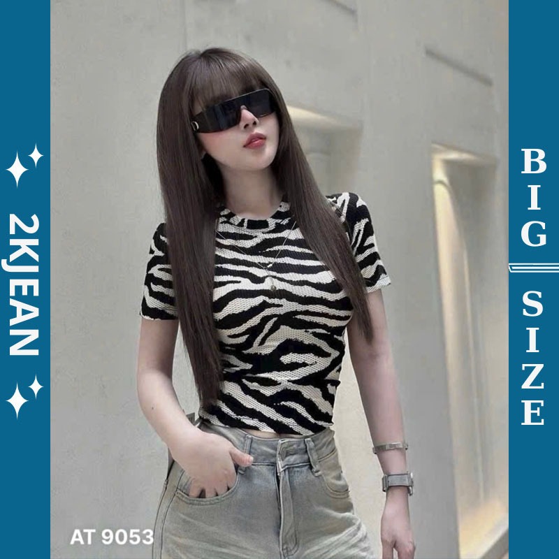 เสื้อยืดคอกลมสตรีลายทางทรงเข้ารูปเสื้อยืดแขนสั้นทําจากลูกไม้ QC ยืดหยุ่นสูง Bigsize 2KJeans AT9053