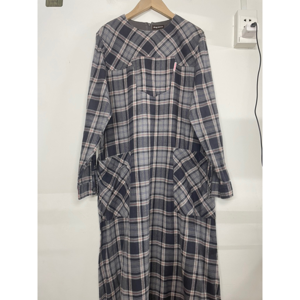 (2Hand QC) Drug Store เดรสทรงเอมีกระเป๋าข้าง + กระเป๋าคาดหน้าอก