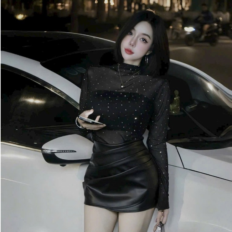 เสื้อยืดตาข่ายคอปกสูงของผู้หญิงพร้อมหิน 2 ชั้น - ด้านบนผสมกระโปรงหนังสําหรับปาร์ตี้ที่หรูหราออกนอกบ้