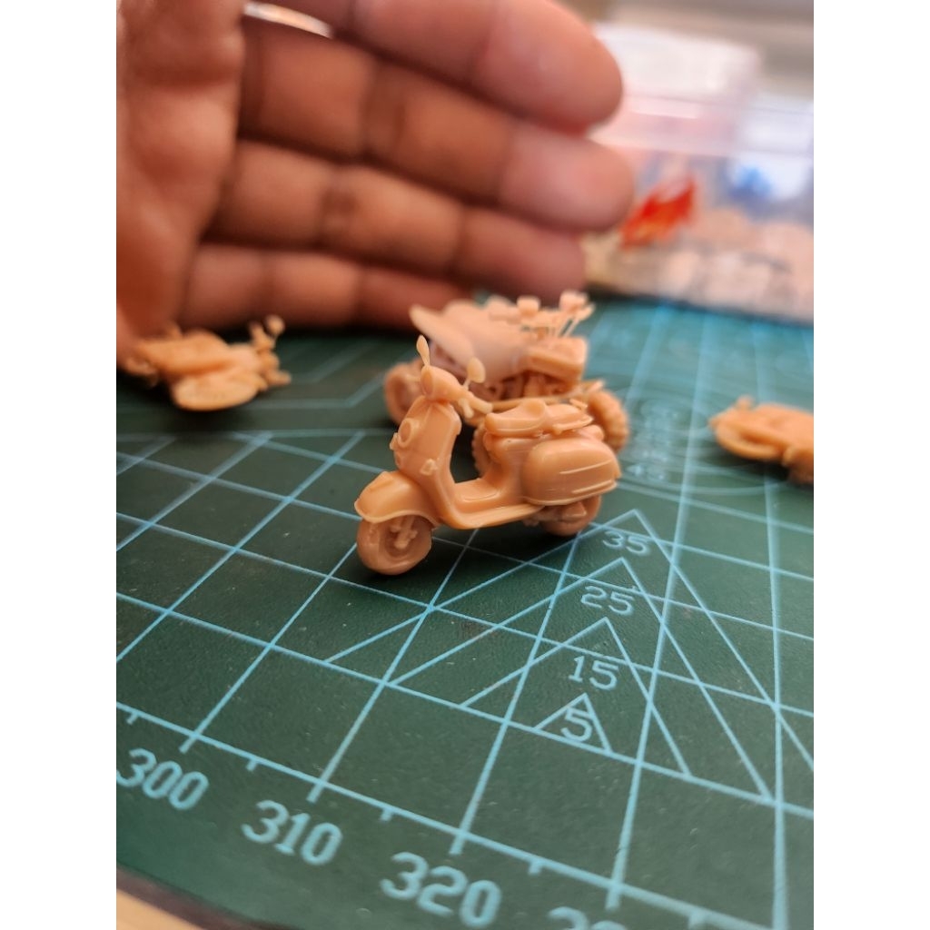 01 1/64 vespa ตกแต่งด้วย diorama
