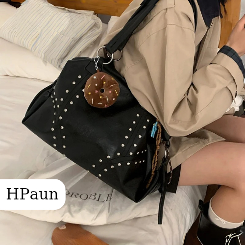 Y2k กระเป๋าโท้ตหนังเรียบตอกหมุด ขนาดใหญ่ 2025 (T135DD)