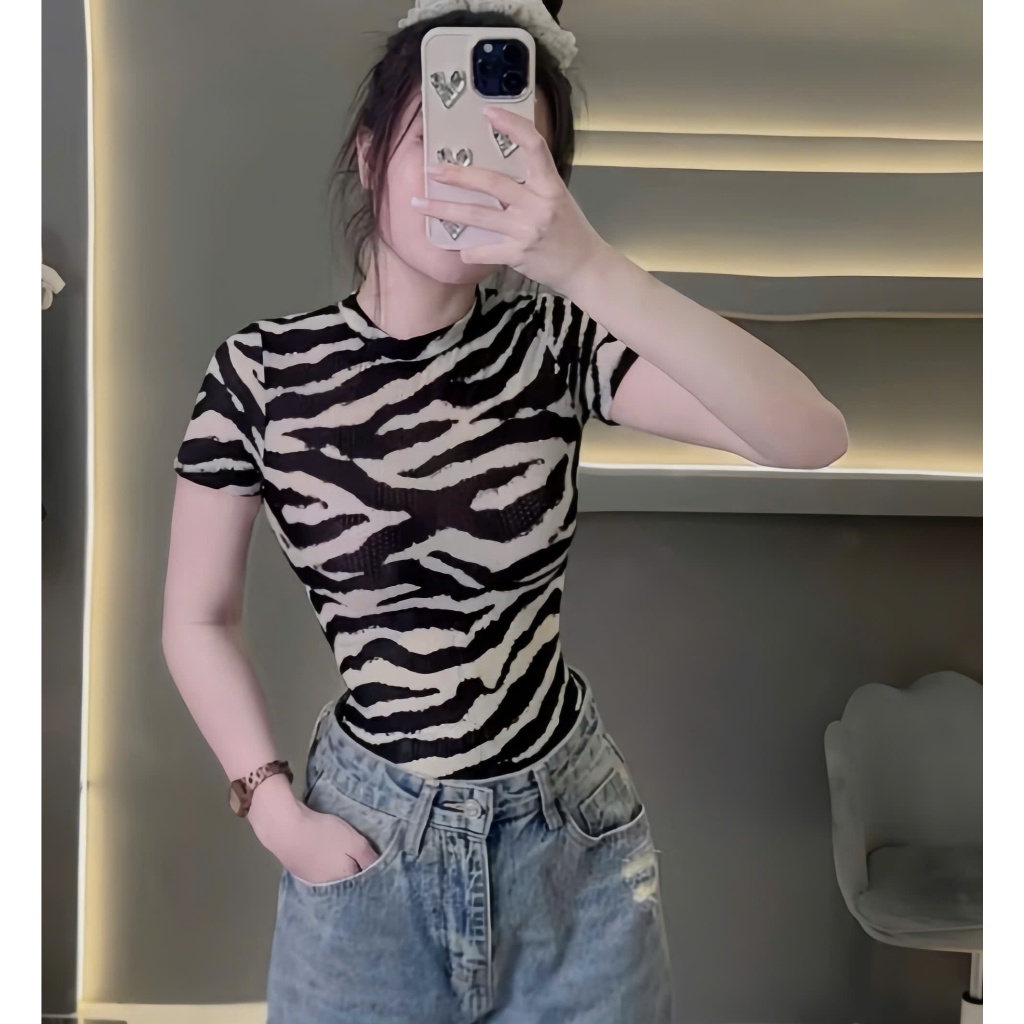 Hotgirl เสื้อคอกลมลายเสือดาวลายทาง basic - 456