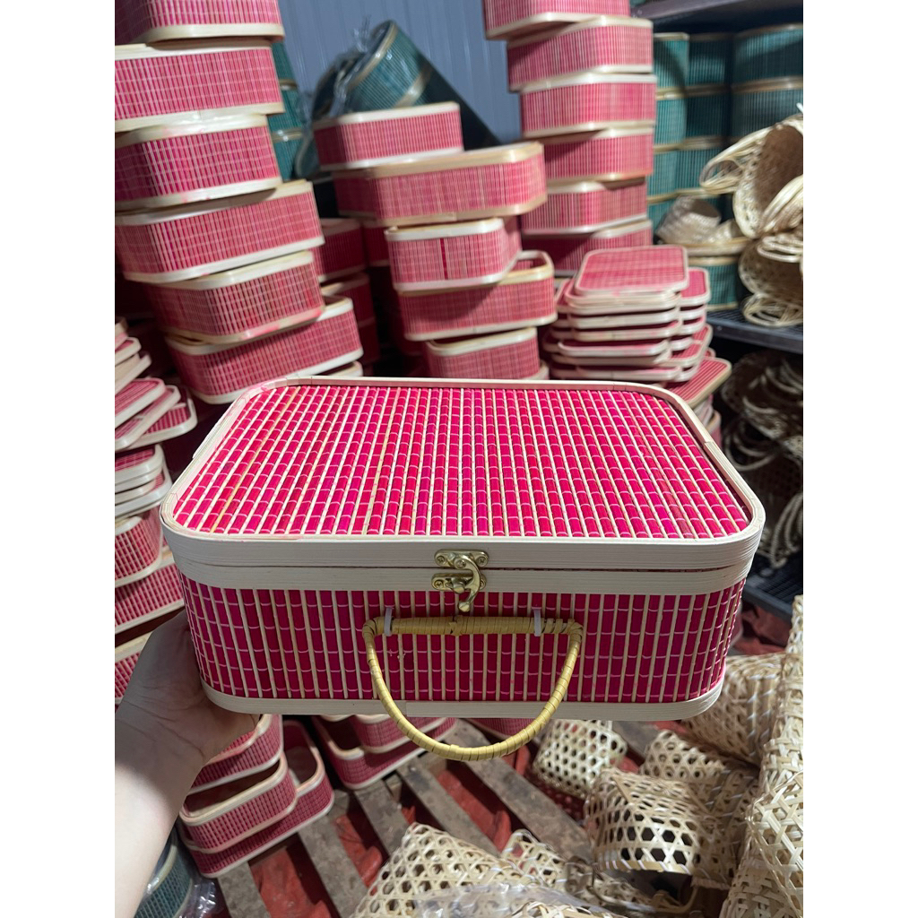 กล่องตาบอดไม้ไผ่สีแดงทําจากไม้ไผ่และหวายคุณภาพสูงกล่องของขวัญอเนกประสงค์สําหรับลูกอมถั่วผลไม้และ