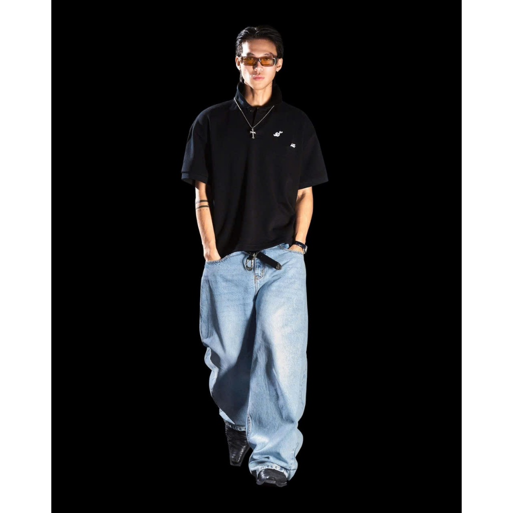 POLO CORE COLLAR FW25 BOXY SHIRT BLACK - เสื้อยืดแขนสั้นสําหรับผู้ชายและผู้หญิง