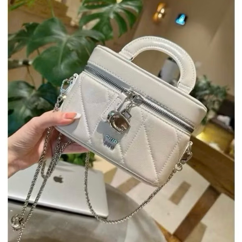 Chio กระเป๋าท้ายรถแนวนอนมีกระดิ่งขนาด 20cm และสายสุดน่ารัก - DK999