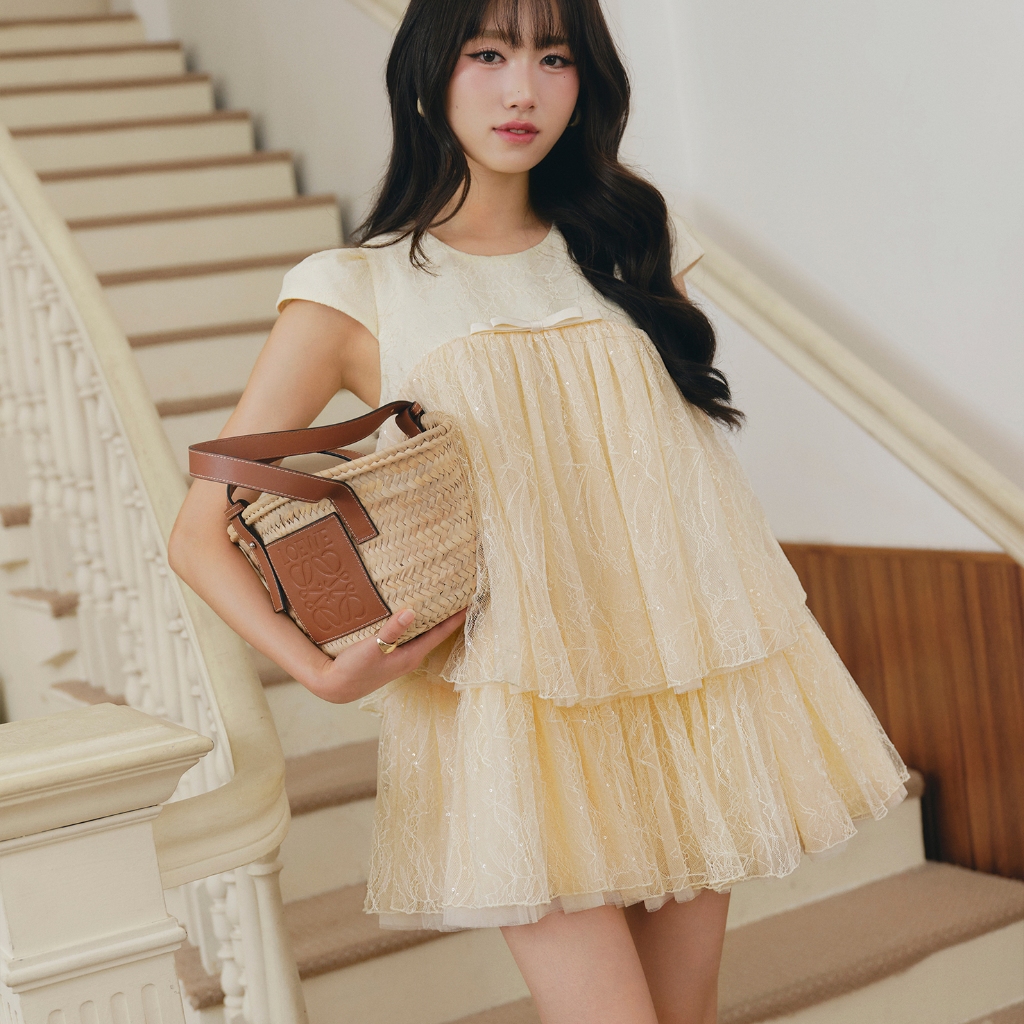 DARLING.ISM - Sola Dress ผ้าลูกไม้ลายดอกไม้ครีม