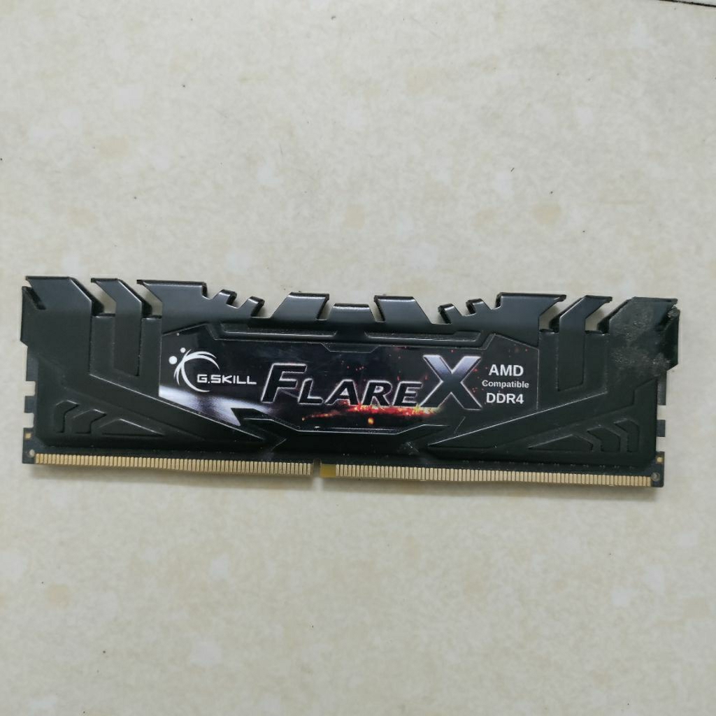 แรม ddr4 8Gb บัส 2400 Gskill