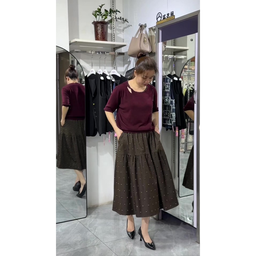 GREY MIDI SKIRT จุดนูน คุณภาพสูง BEADS, ELECTRIC, HIGH WAIST, สวมใส่ง่าย