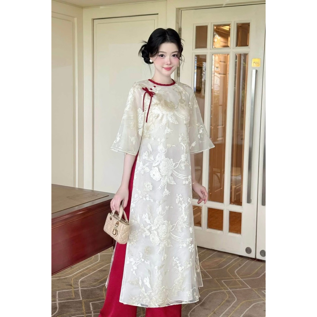 Nude Nguyet Hoa ao dai พร้อมคอปกและผูกโบว์พร้อมกางเกง