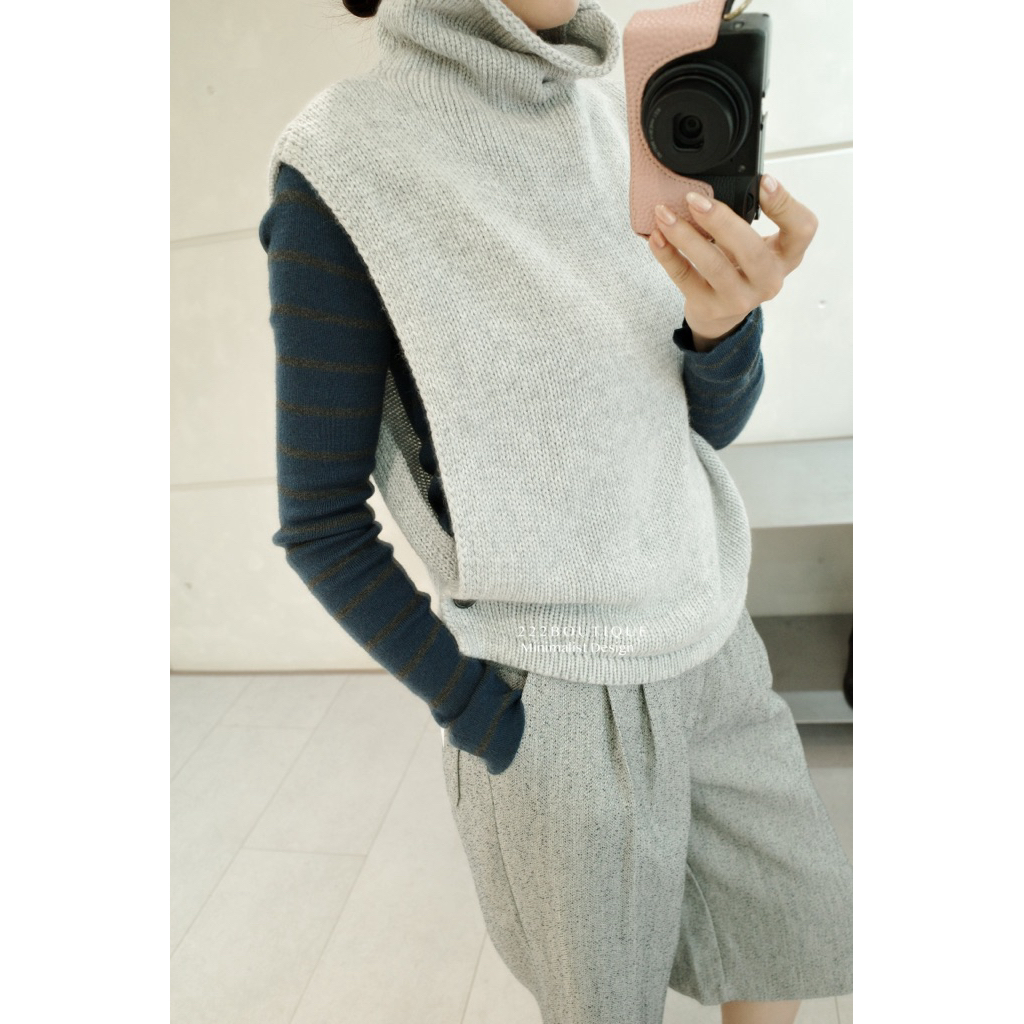 Iu เสื้อกั๊กคอเต่าผ้าขนสัตว์ชนิดหนึ่ง 3651