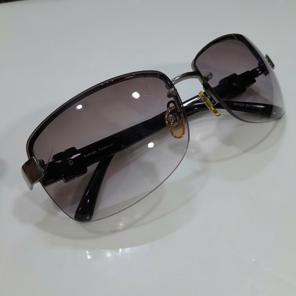 กรอบแว่นกันแดด Rudolph Valentino มือสอง