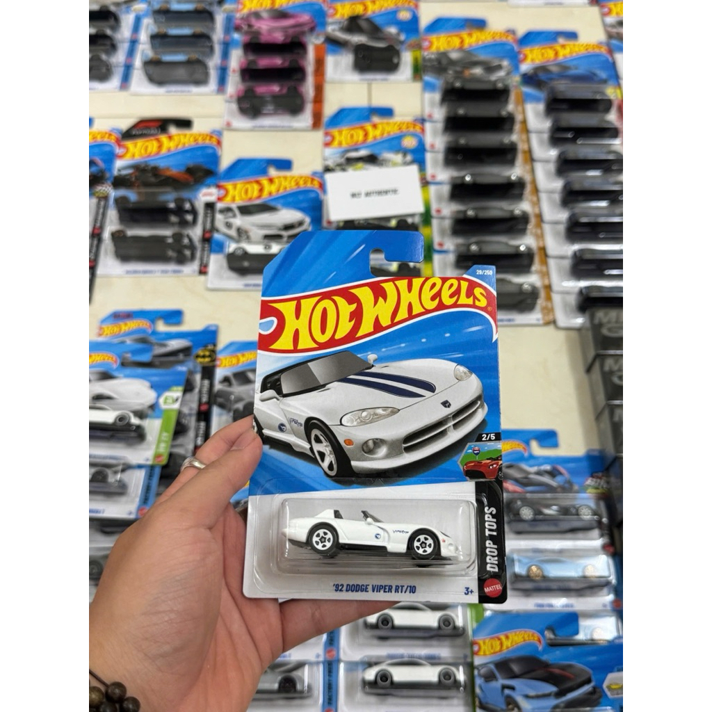 Hot Wheels 92 DODGE VIPER RT/10 (ไฟสีเงิน)