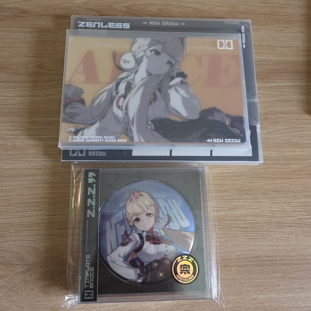 (ของแท้) Zzz Alice Freak House Badge กรอบอะคริลิค Context - Zenless Zone Zero