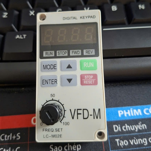 หน้าจอคีย์บอร์ดอินเวอร์เตอร์ Delta M - แผงควบคุมอินเวอร์เตอร์ Delta VFD M