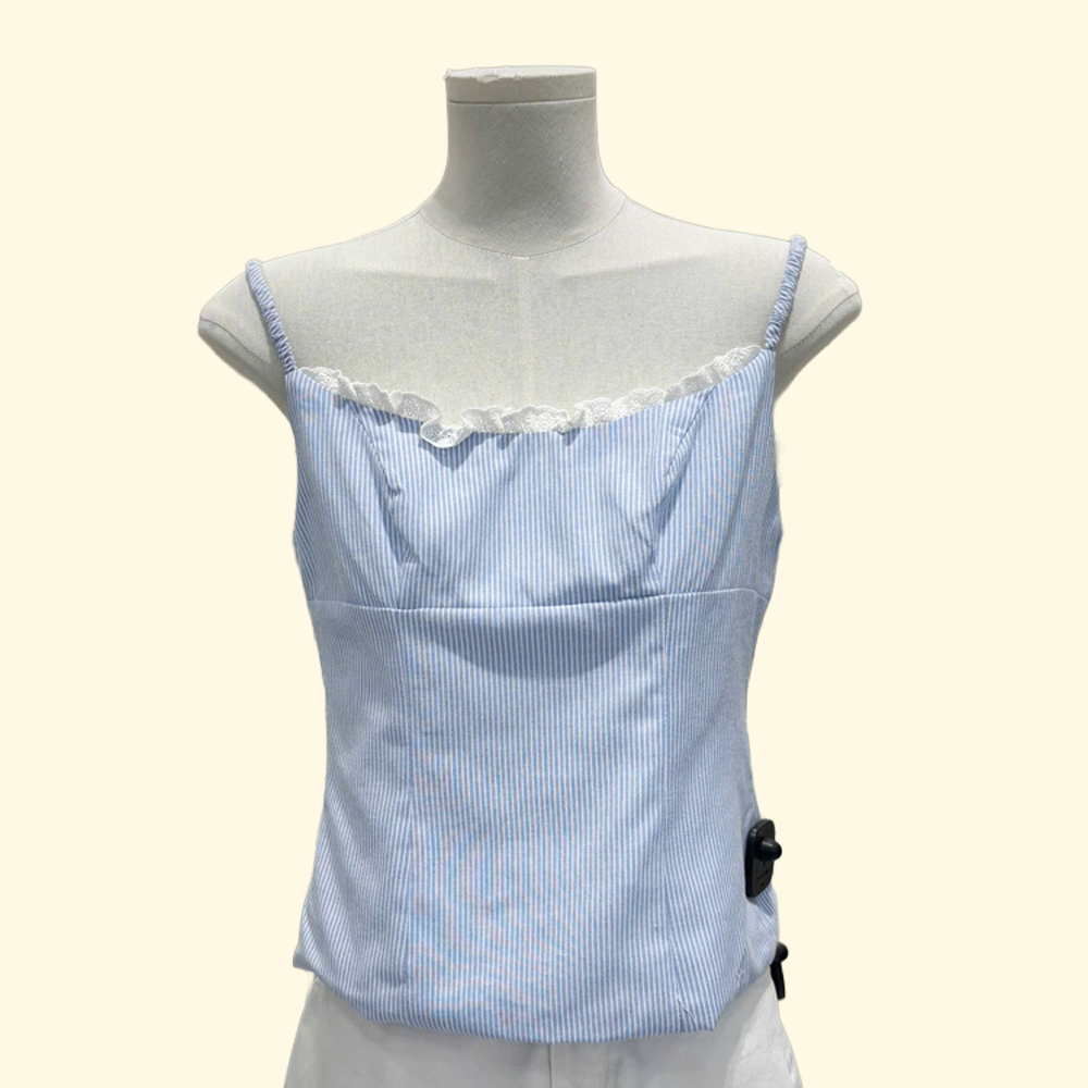 Olwen Mieu Est.2013 เสื้อเบลาส์ 2 สาย แต่งขอบหน้าลูกไม้น่ารัก