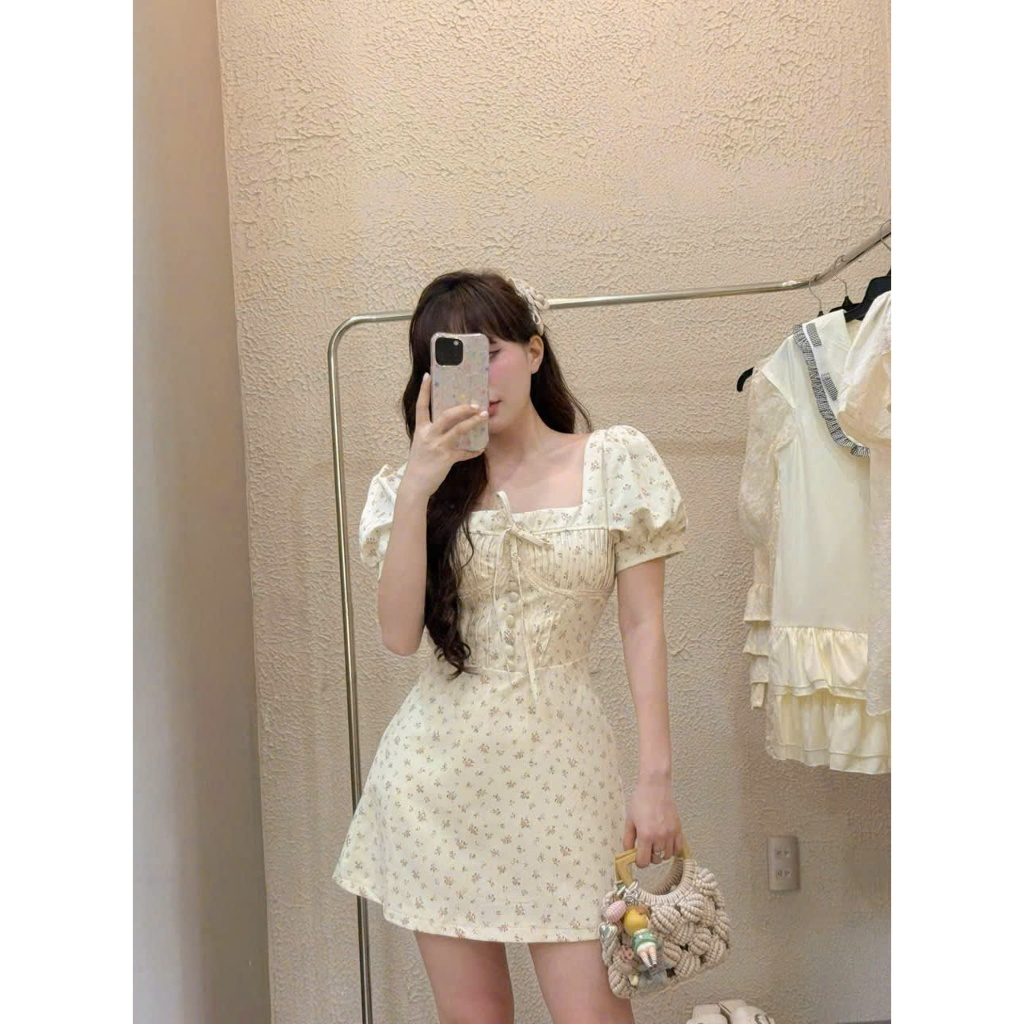 Iris เดรสคอเหลี่ยมแขนพัฟ