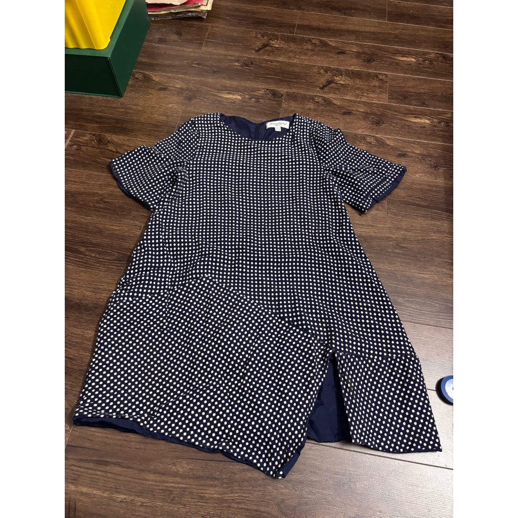 2มือ. เดรสบานลายจุด M. q23