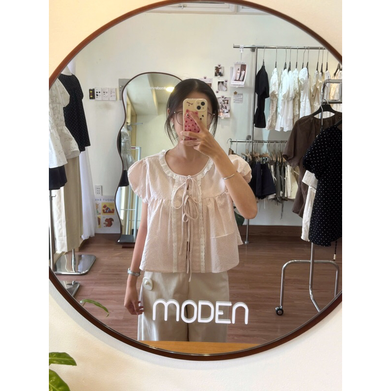 MODEN – เสื้อเชิ้ตพื้นฐานสั้นลูกไม้ YURA ราคา ถูกที่สุด ดีลบีเคเค แกลเลอรีภาพที่ 3