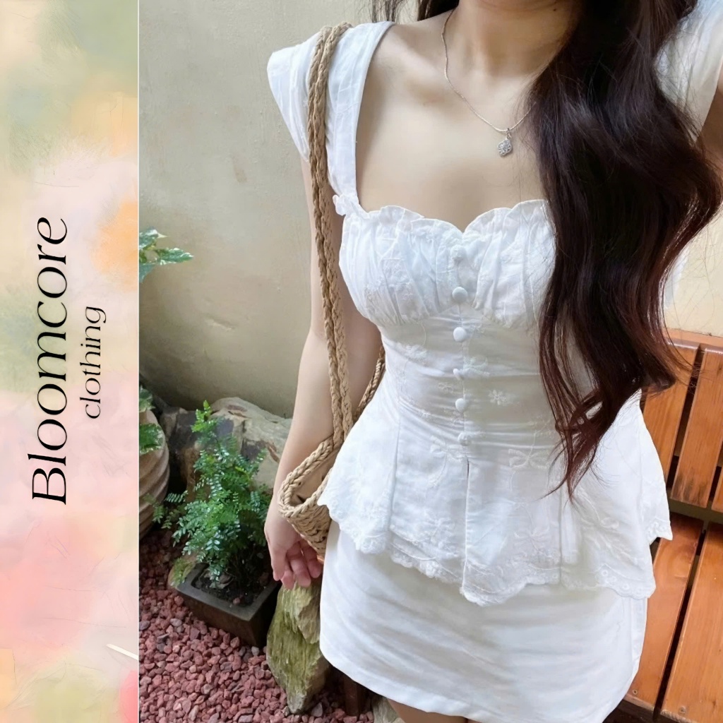 เสื้อเบลาส์แขนระบายปักลายและกระดุมห่อละเอียดอ่อนพร้อมแผ่นรองหน้าอกเสื้อผู้หญิงหรูหราอ่อนโยน