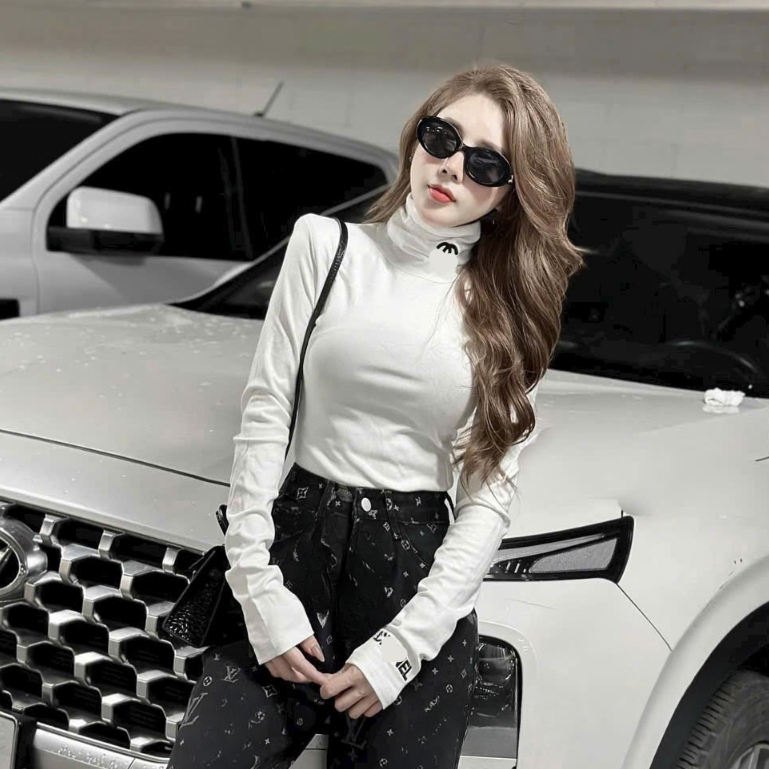 ผู้หญิงเสื้อคอเต่ายืดหยุ่นขนซิปเย็บปักถักร้อย ค- แขนความร้อนสําหรับฤดูหนาวใหม่มาถึง 2025 ADT068