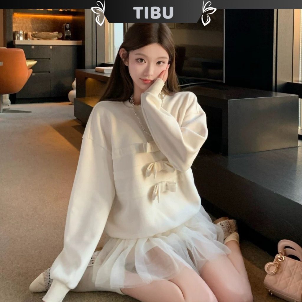 ชุดเสื้อกันหนาวคอกลมพร้อมโบว์และกระโปรงผ้าไหม ทิบู ชุดผู้หญิงน่ารักสําหรับฤดูใบไม้ร่วงและฤดูหนาวที่เรียบง่ายออกนอกบ้าน ข649