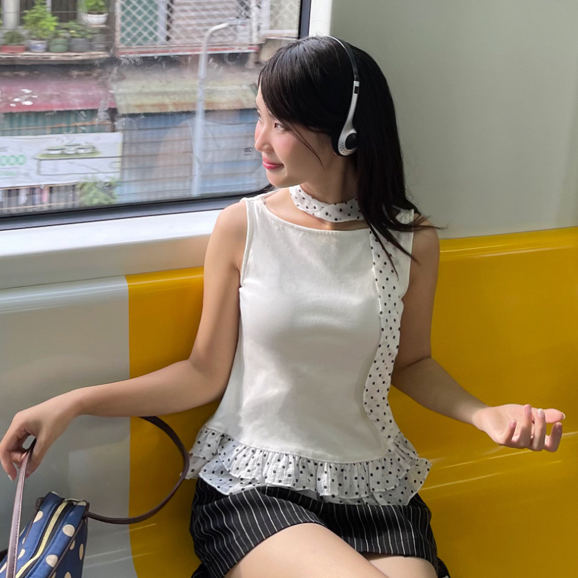 Dóra the label - DOTTIE TOP เสื้อกล้ามผ้าชีฟองลายจุดสีขาว (มีสายคล้องคอ)