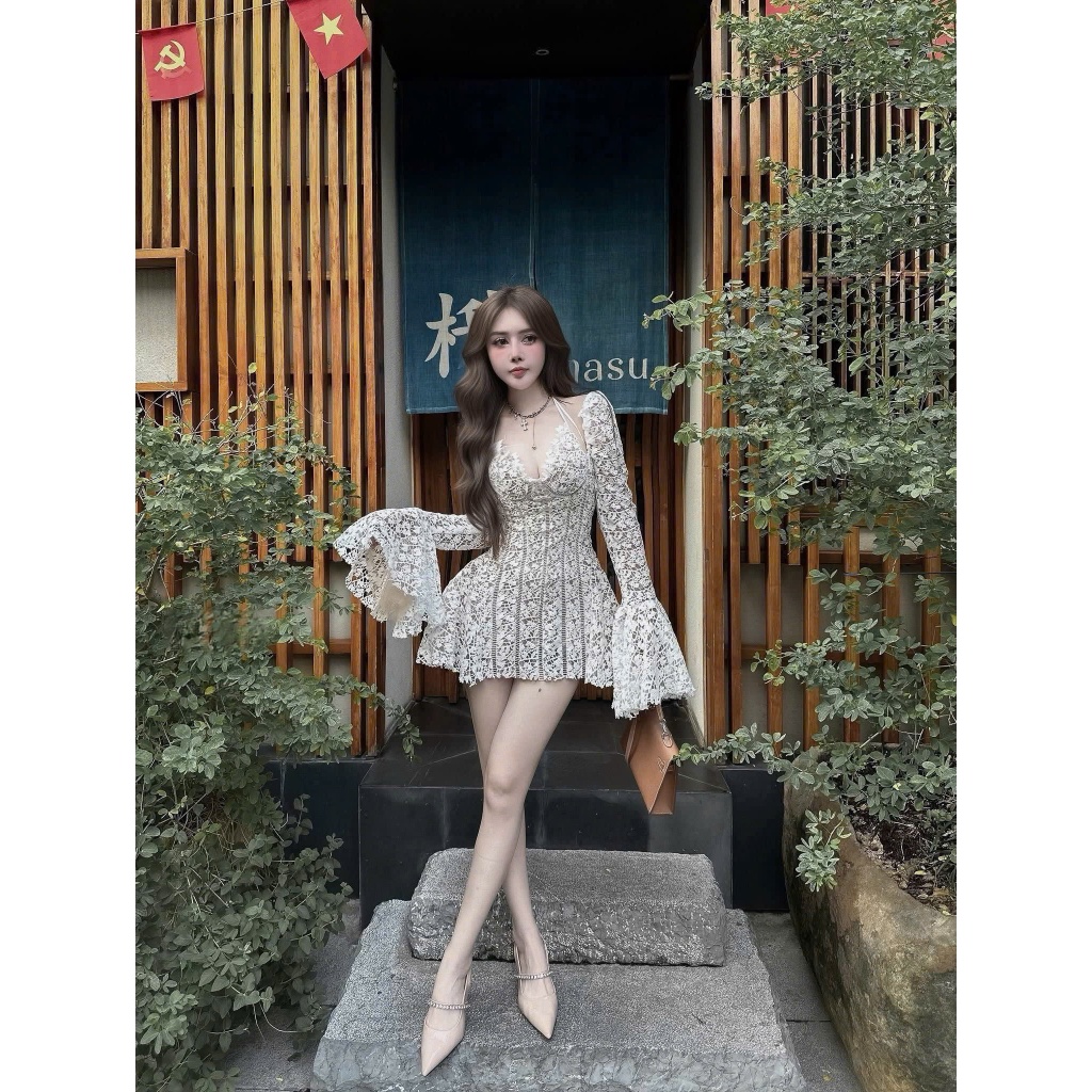 วัน เสื้อผ้า- เดรสลูกไม้สีขาวคลาสสิค เซตที่มีคุณสมบัติทันสมัย