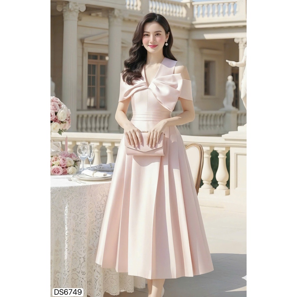 DS6749 - เดรสบานสีชมพูพร้อมคอเต่าเปิดไหล่ - Dolce Viva Collection (DVC/ACC)
