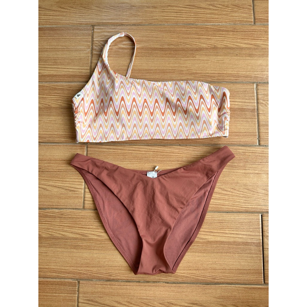 [Size ML] ชุดว่ายน้ําบิกินี่ผสมและจับคู่ vnxk Quiksiver เสื้อ Oysho กางเกง