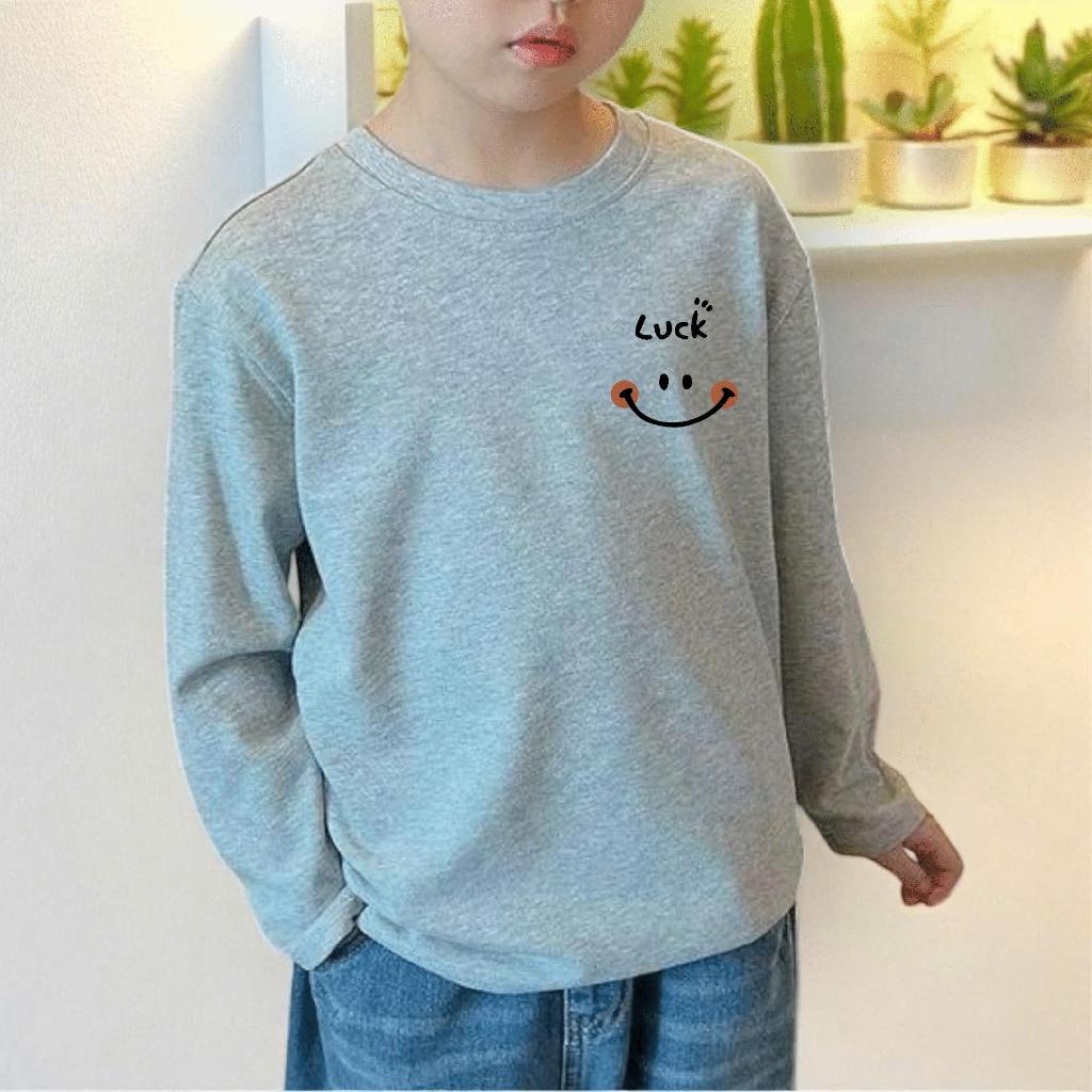 XUKIDS เสื้อยืดผ้าฝ้าย 2 ทาง LONG-SLEEVE พิมพ์ลาย M2C-LOGO SMILE FACE สําหรับเด็กผู้ชายตั้งแต่ 13-43