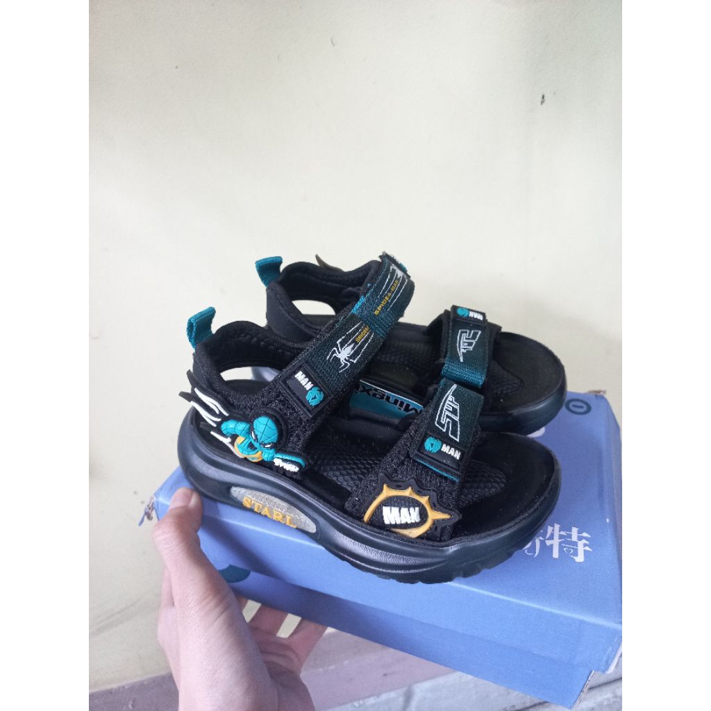 รองเท้าแตะเด็กชาย Superman ครบกล่อง qccc