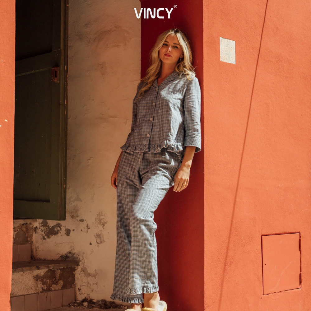 BKD06W5K01-KATE FELT ชุดยาวพร้อมการออกแบบคอ PIJAMA และ WARMNESS, เป็นตัวเลือกที่น่ากลัวสําหรับฤดูใบไ