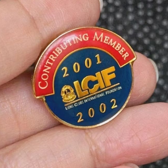 H0038-LCIF BADGE 2001–2002 – LIONS CLUBS INTERNATIONAL FOUNDATION (USA)– CURRET CLOSED MEMBERS