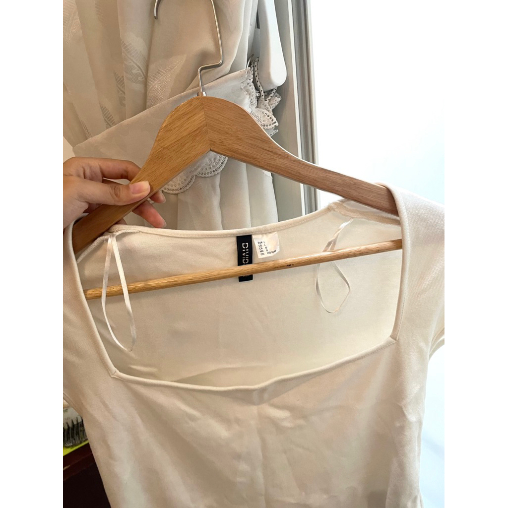 เสื้อคอปกสี่เหลี่ยม H&M auth | Size L 90% ใหม่