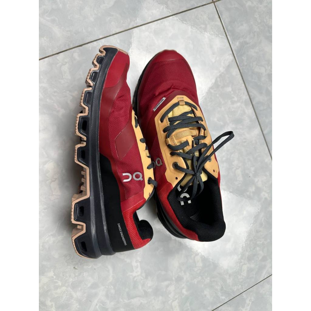 QC On รองเท้า Unisex