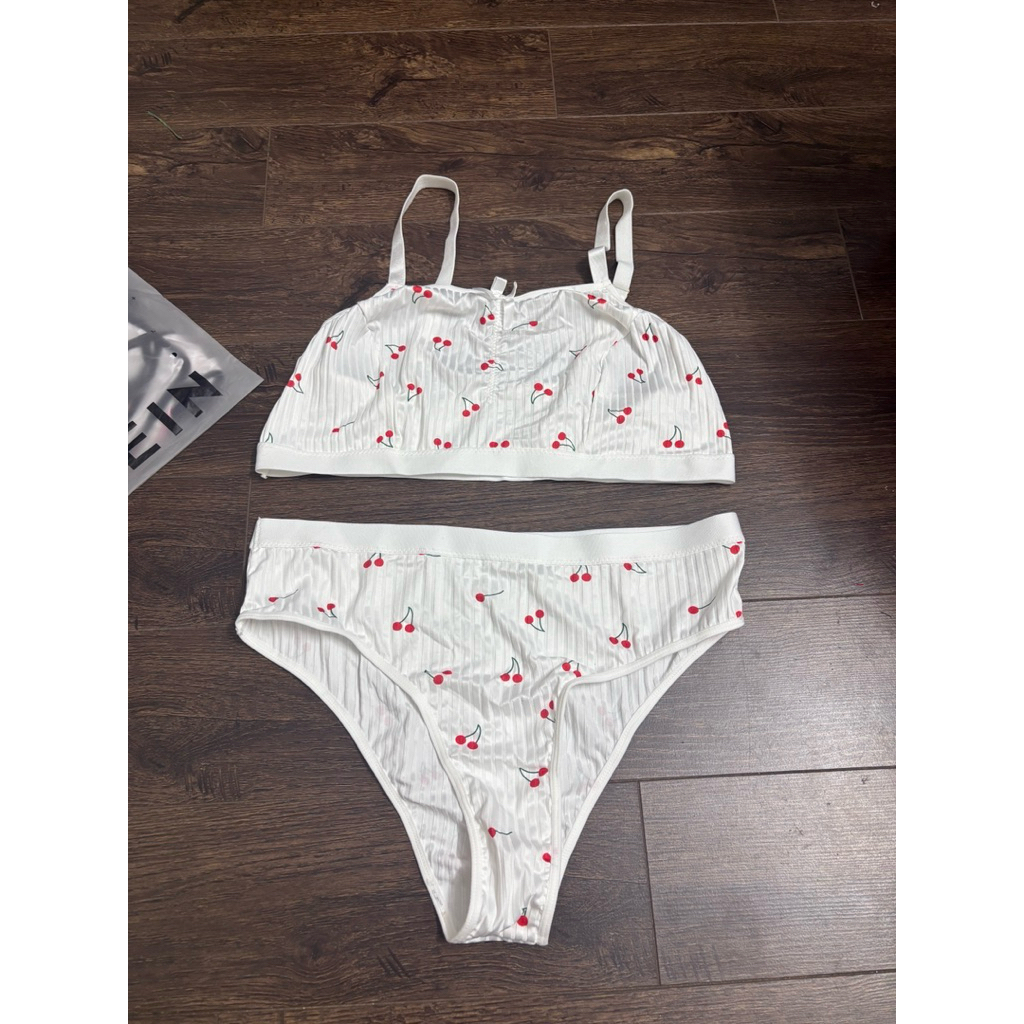 ใหม่. ชุดนอนเชอร์รี่ XL. q26