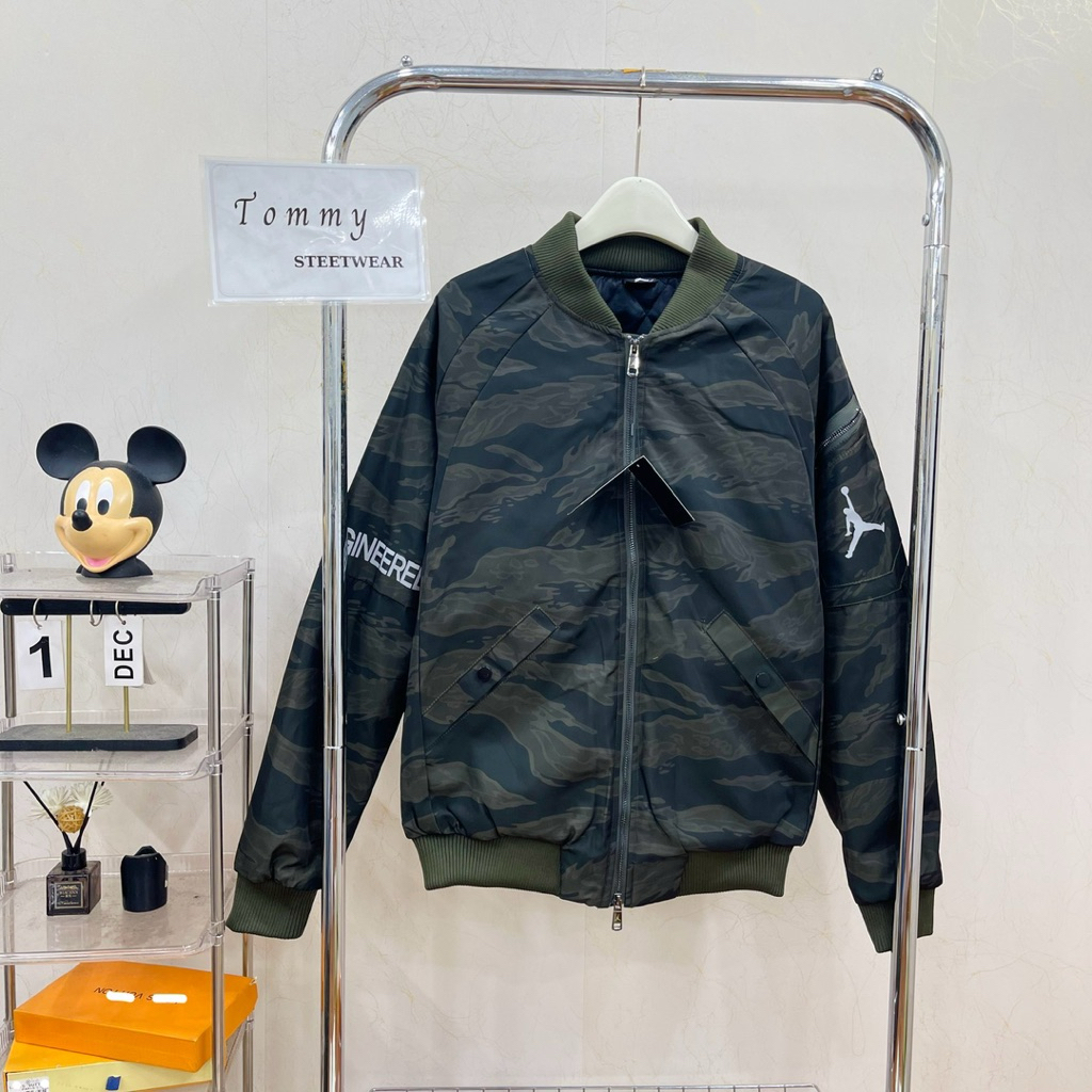 [คุณภาพสูง] - J0rdan 23 Engineered Bomber Jacket ตัวอักษรสีเขียวด้านหลัง Check Sleeve - สินค้าคุณภาพ