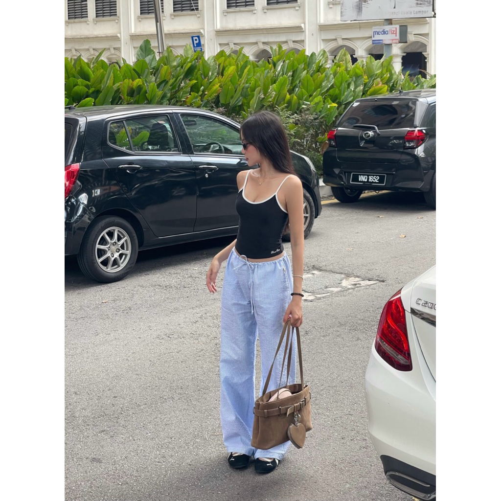 Verve Top - เสื้อยืดพิมพ์ลาย 2 สาย