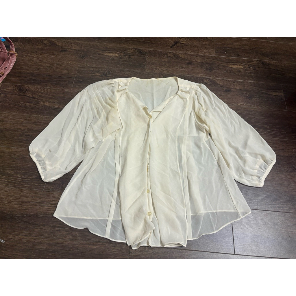 เสื้อชีฟองสีขาวมือ 2 ML q28