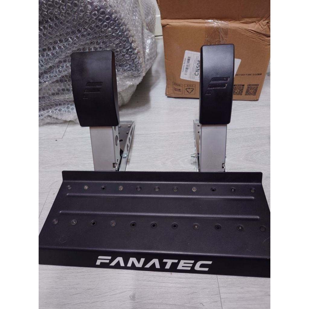 Combo Fanatec DD CSL 5nm + Wheel Fanatec Csl hub ไม่มีกล่อง (ไม่รวมถาด)