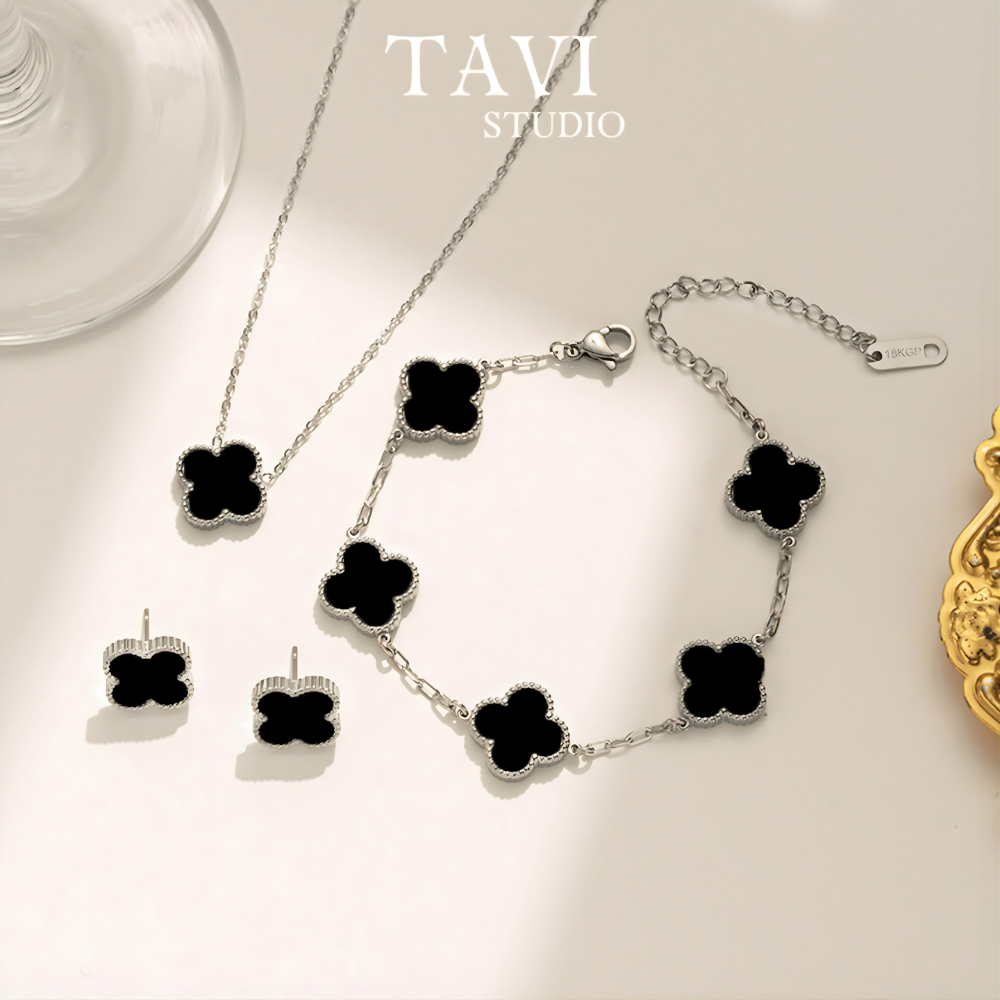 Lucky Four-Leaf Clover Jewelry Set - สร้อยคอไทเทเนียม, สร้อยข้อมือ, ต่างหูสําหรับผู้ชายและผู้หญิง Ta