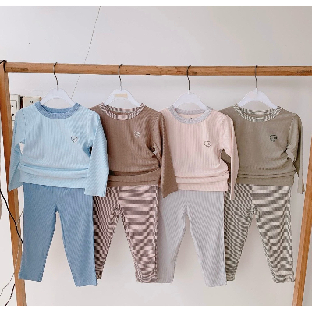 BUbaby ชุดสําหรับเด็กทารกทําจากกิริยาเนื้อนุ่ม