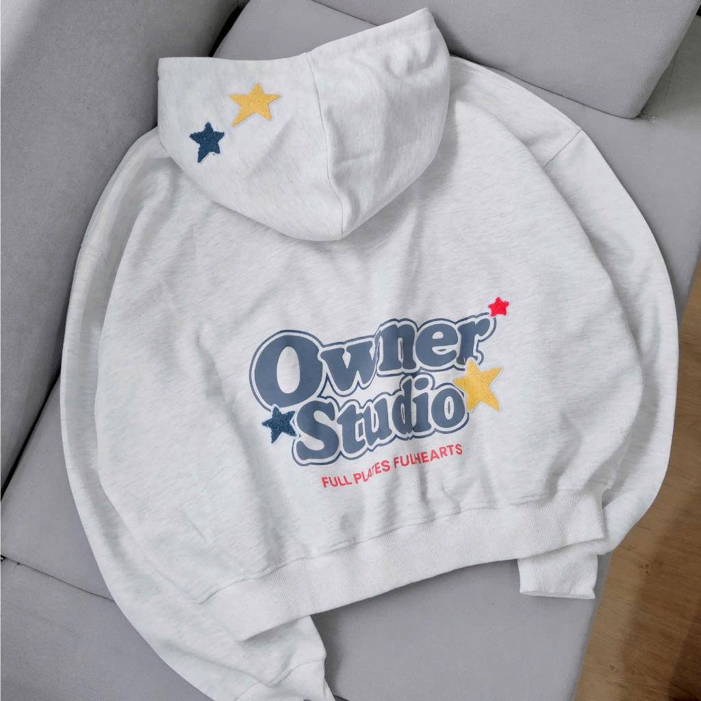 STAR EMB OWNER Form Boxy เสื้อแจ็คเก็ตผ้าฟลีซสองด้าน - OWNER Hoodie Zip
