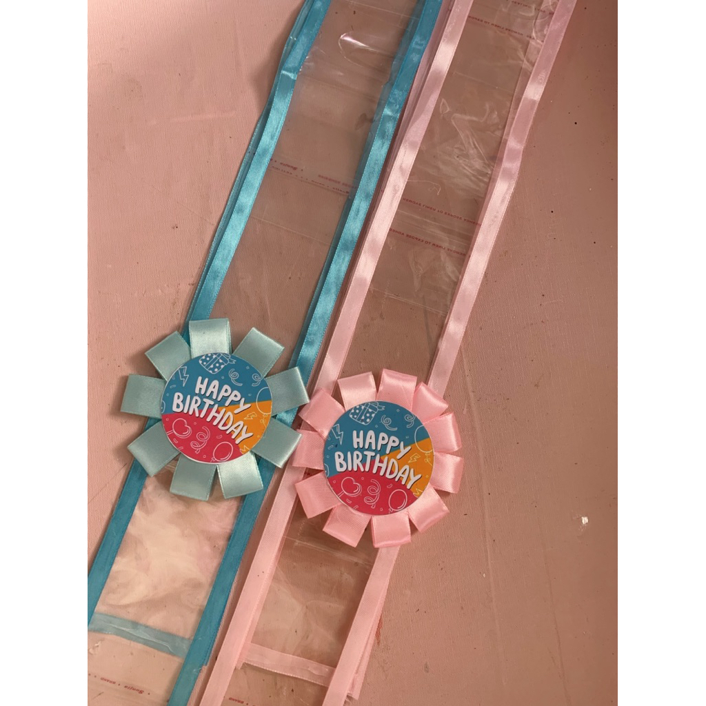 สายเงินสวยๆฉลองวันเกิด Queens และ Kings จากร้านดอกไม้ 4CE